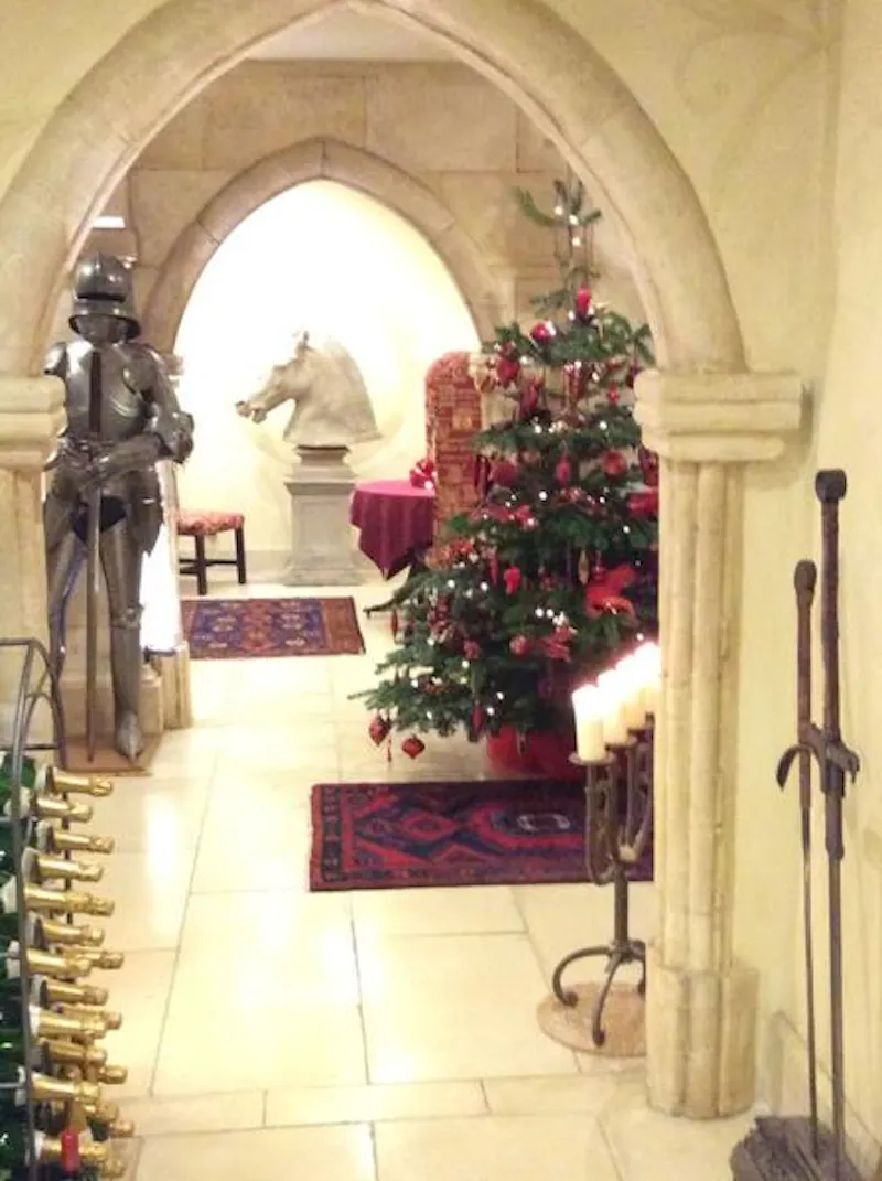 Corridor at Eclectic Gothic hotel in Newark, A1423 (photo 6)