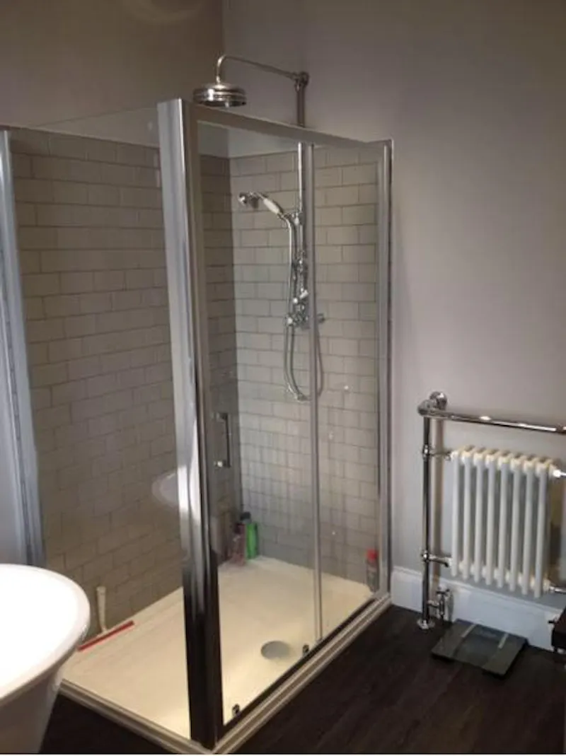 Shower at Big detached house Bideford, B1749 (photo 33)