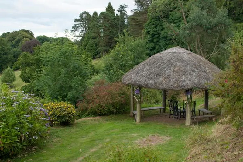Summer house at Dartmoor Tudor manor, M301 (photo 12)