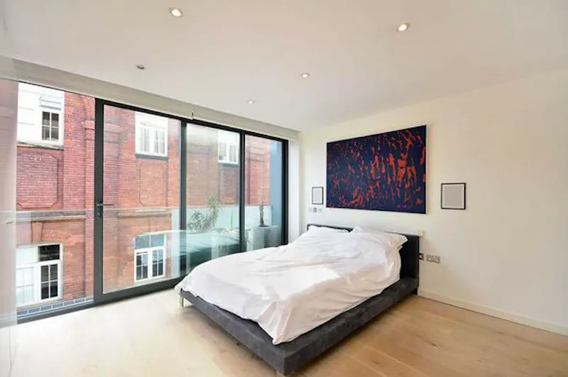 Bedroom at Clerkenwell rooftop jacuzzi flat, F1133 (photo 9)