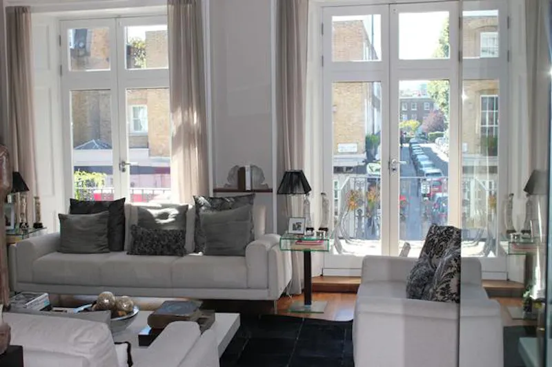 Glass at Earls Court Townhouse, B1752 (photo 6)