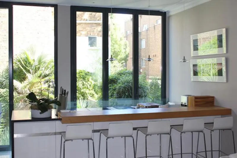 Glass at Earls Court Townhouse, B1752 (photo 9)
