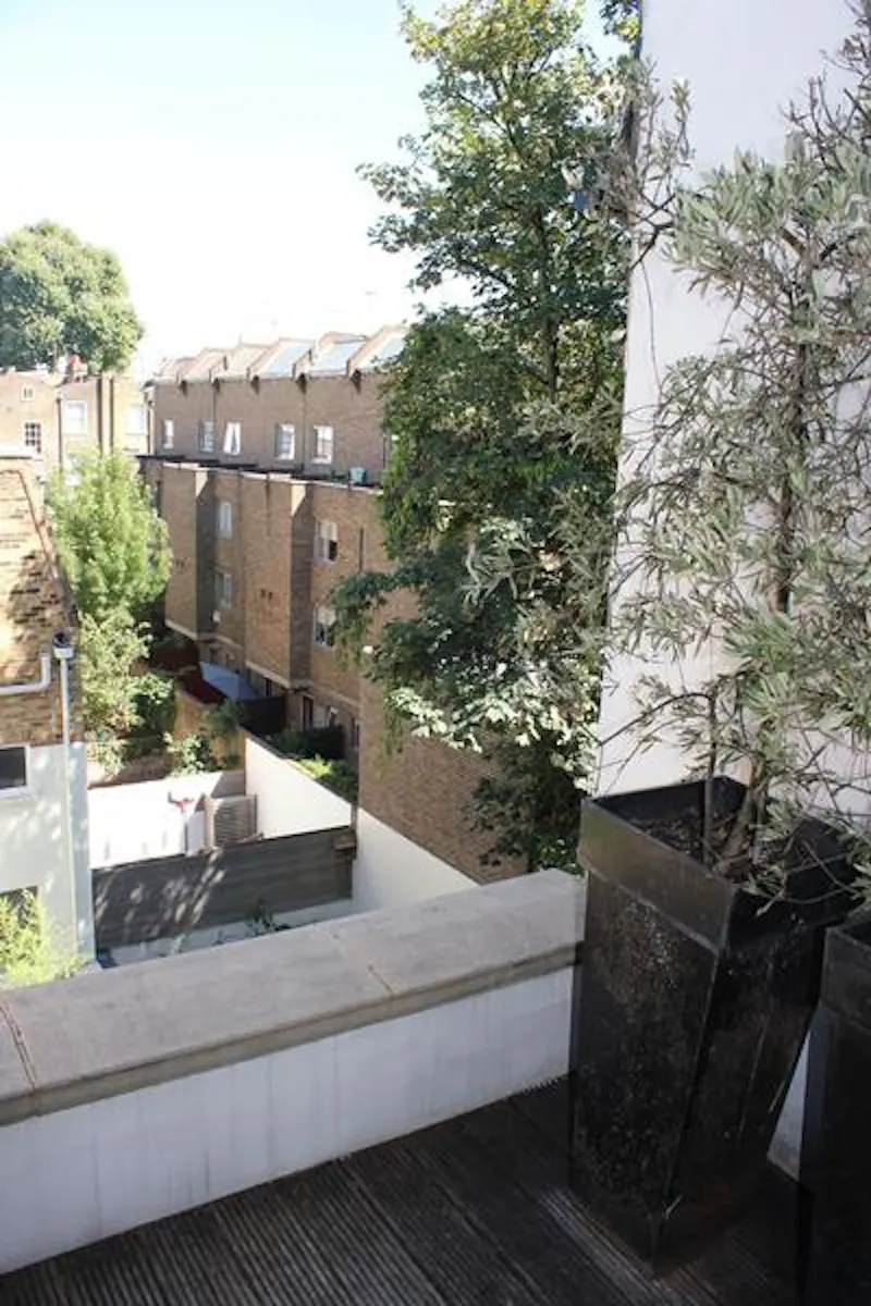 Balcony at Earls Court Townhouse, B1752 (photo 15)