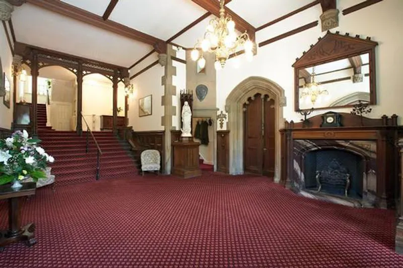 Beams at Grand in Galashiels, B1751 (photo 2)