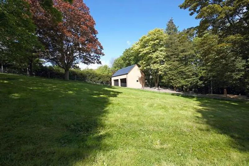 Garden at Grand in Galashiels, B1751 (photo 19)