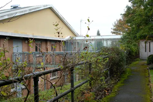 Leisure Centre close to Elstree Studios., V153