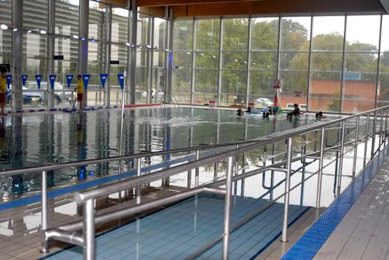Leisure Centre close to Elstree Studios., V153 (photo 4)