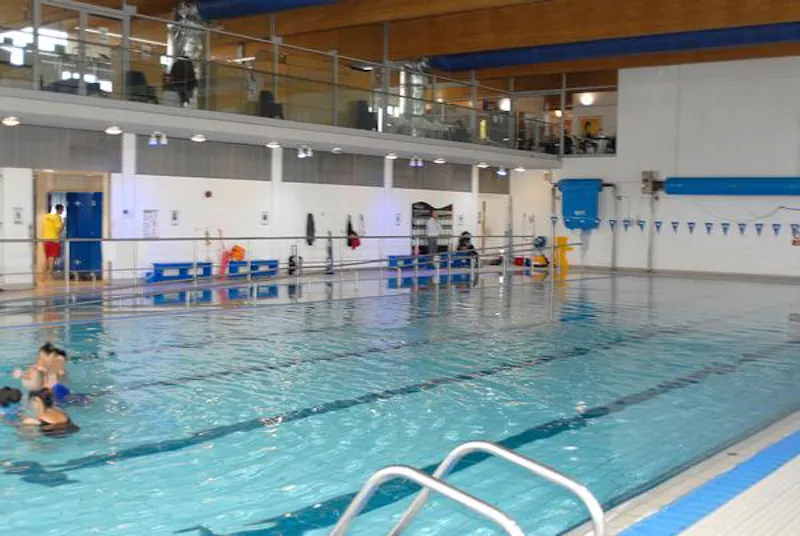 Leisure Centre close to Elstree Studios., V153 (photo 9)
