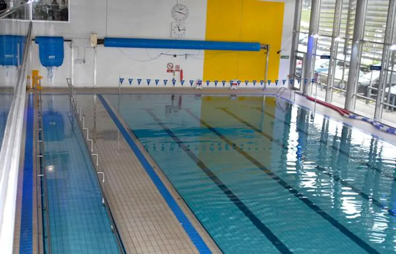 Leisure Centre close to Elstree Studios., V153 (photo 19)