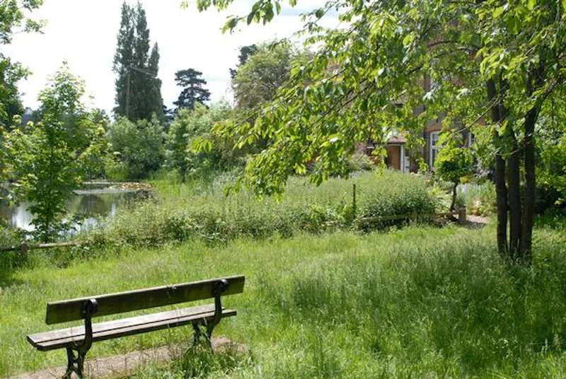 Communal park close to Elstree, V154 (photo 4)