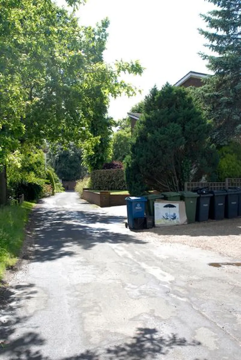 Communal park close to Elstree, V154 (photo 17)