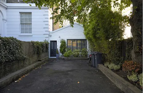 Modern Clapham coach house, D2293