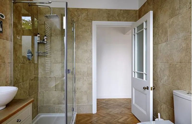 Bathroom at Modern Clapham coach house, D2293 (photo 31)