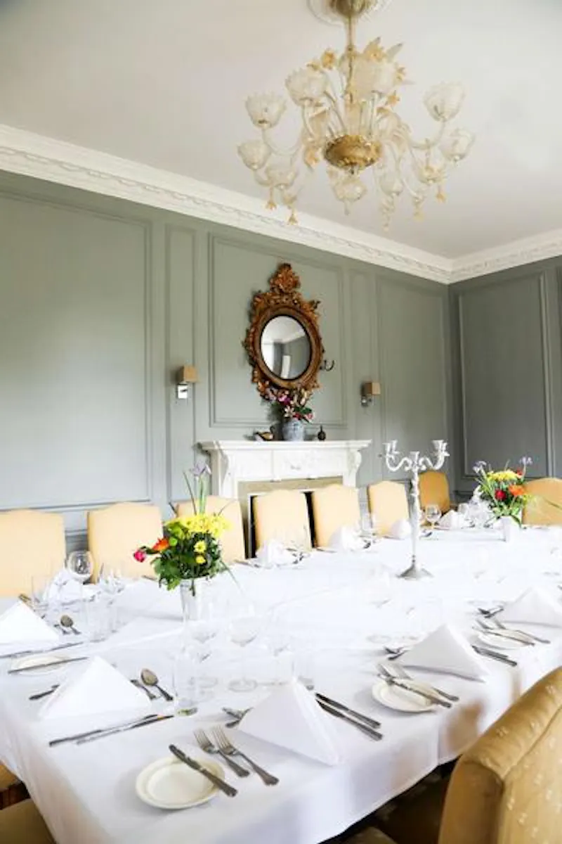 Dining room at Oxford Tudor country manor hotel, M302 (photo 8)