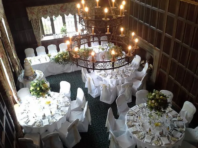Dining room at Oxford Tudor country manor hotel, M302 (photo 3)