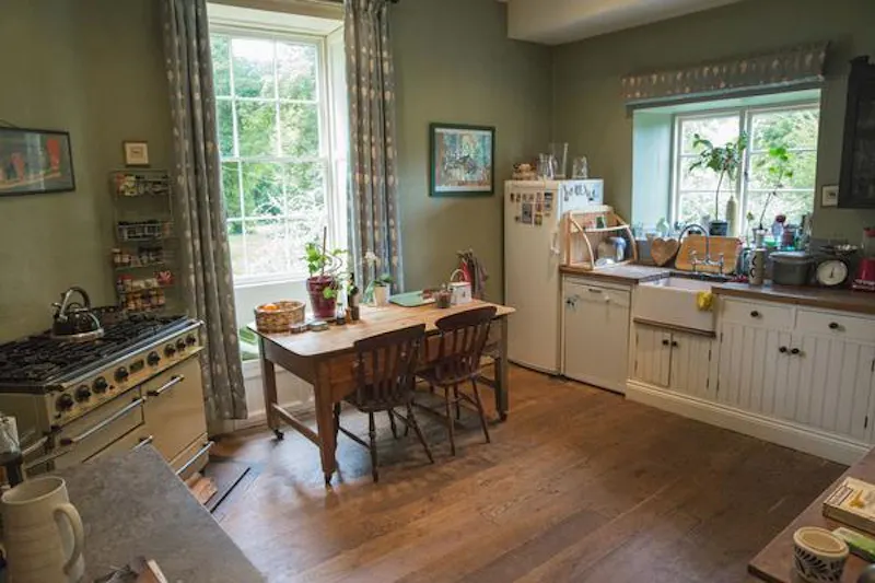 Kitchen at 17th century Northampton Gem, H178 (photo 10)