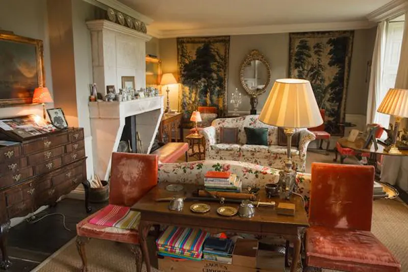 Drawing room at 17th century Northampton Gem, H178 (photo 8)