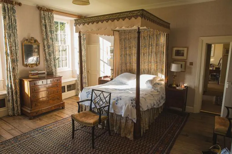 Bedroom at 17th century Northampton Gem, H178 (photo 24)
