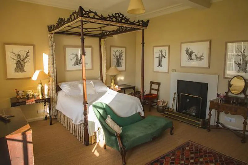 Bedroom at 17th century Northampton Gem, H178 (photo 34)