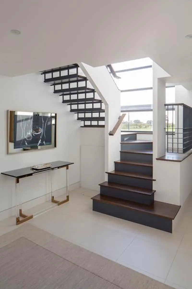 Staircase at Polo estate with extensive grounds, V155 (photo 19)