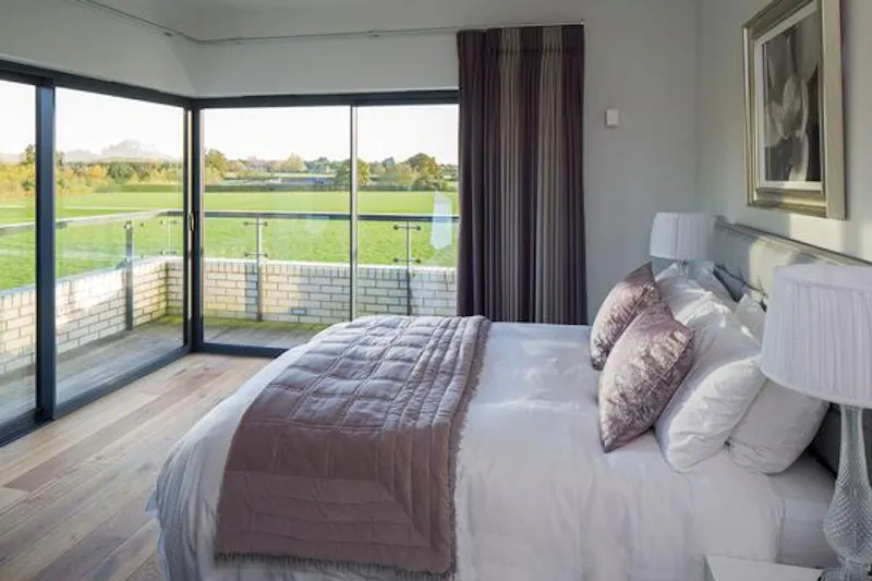 Polo estate with extensive grounds, V155 (photo 23)