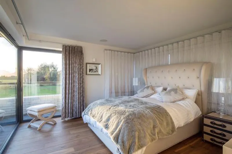 Bedroom at Polo estate with extensive grounds, V155 (photo 25)