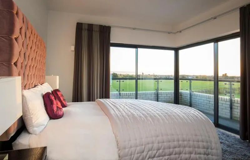 Balcony at Polo estate with extensive grounds, V155 (photo 27)