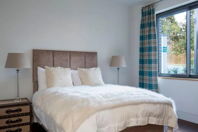 Bedroom at Polo estate with extensive grounds, V155 (photo 28)