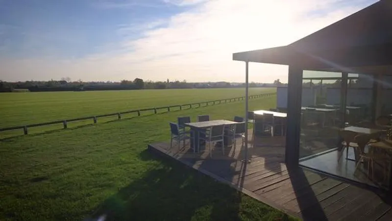 Polo estate with extensive grounds, V155 (photo 35)