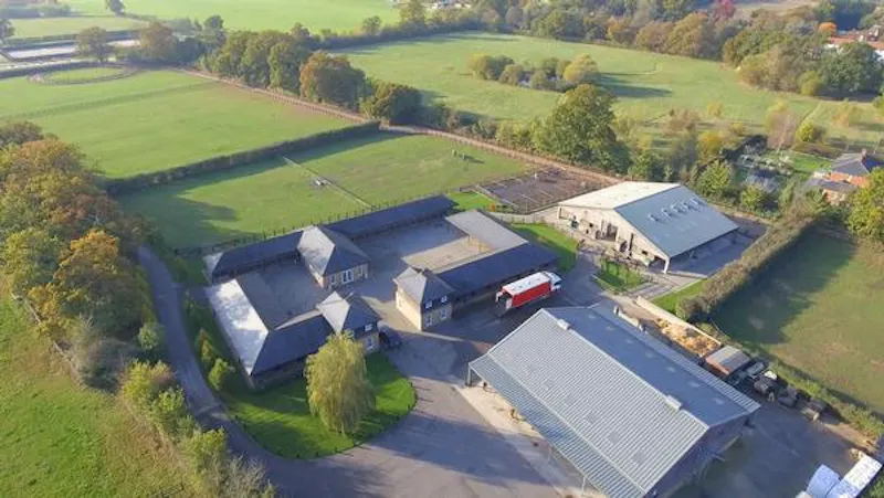 Polo estate with extensive grounds, V155 (photo 55)