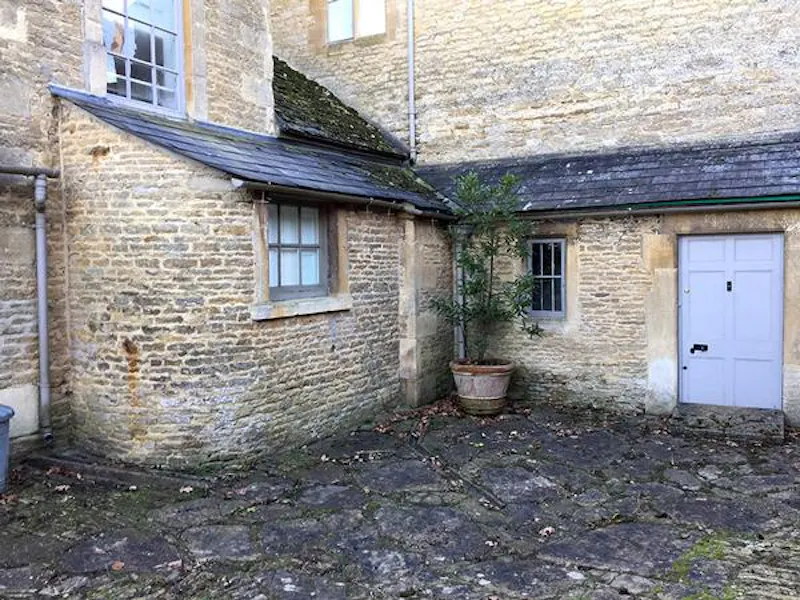 Stone house in Lechlade, A1427 (photo 25)
