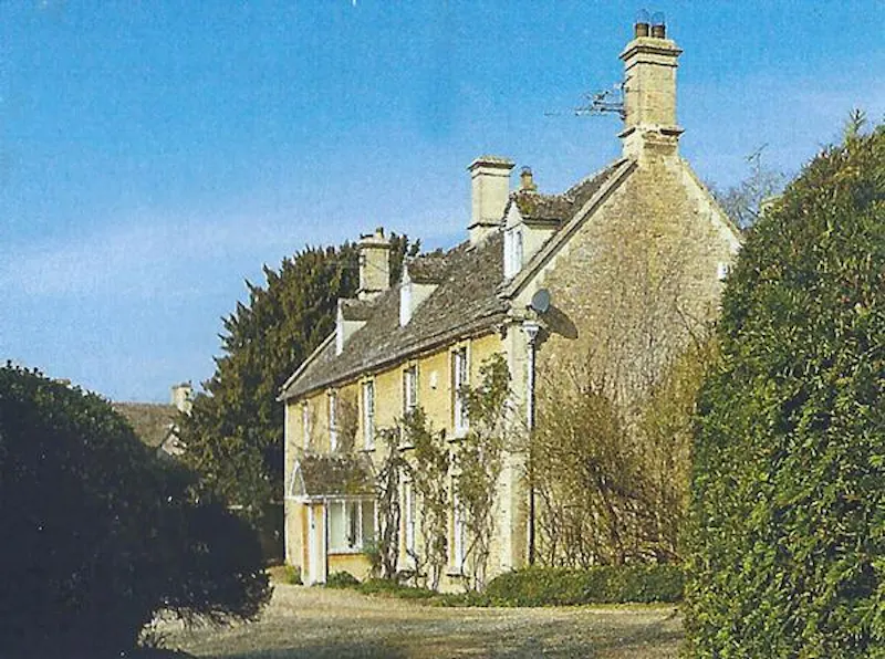 Stone house in Lechlade, A1427 (photo 46)