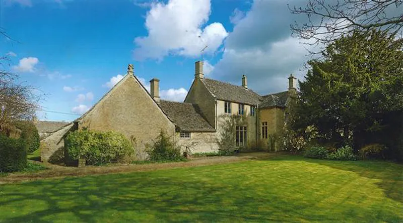Stone house in Lechlade, A1427 (photo 47)