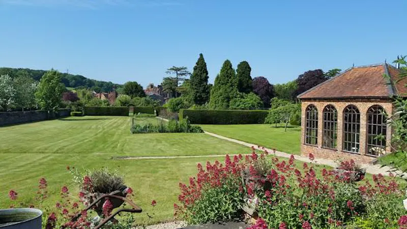 Summer house at Magical Missenden manor, M303 (photo 16)