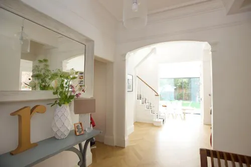 Stunning Hampton house, D2297
