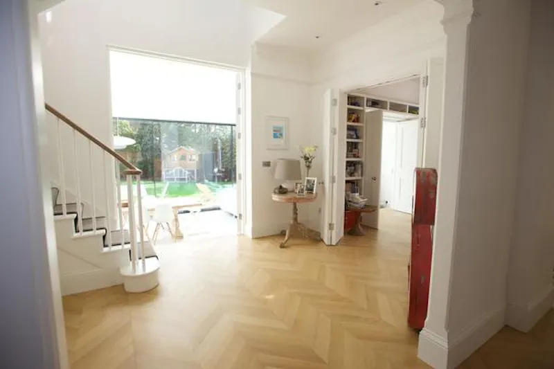 Stunning Hampton house, D2297 (photo 9)