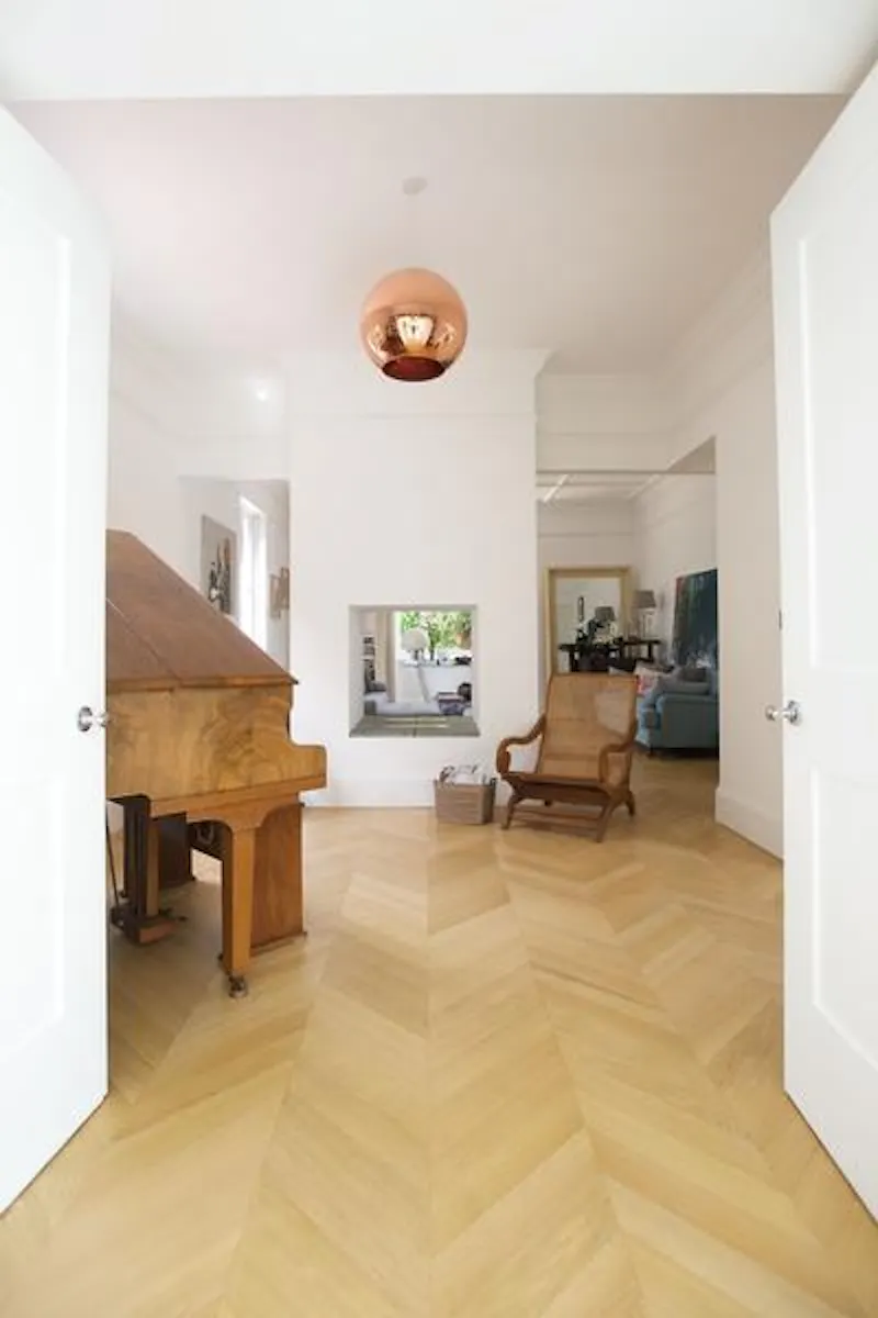 Stunning Hampton house, D2297 (photo 11)