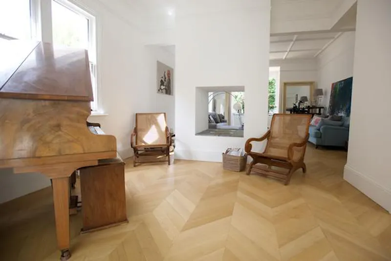 Stunning Hampton house, D2297 (photo 12)