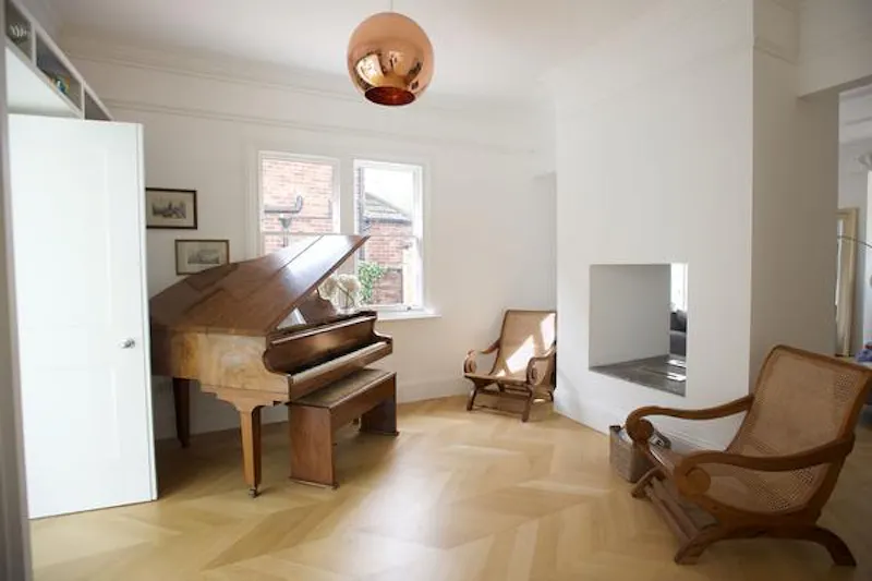 Piano at Stunning Hampton house, D2297 (photo 13)