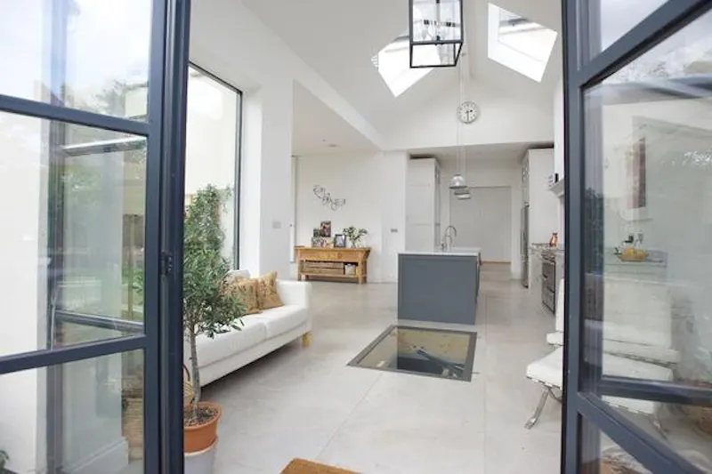 Stunning Hampton house, D2297 (photo 49)