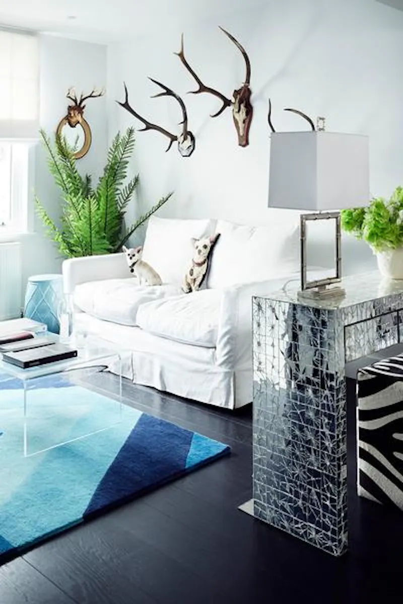 Living Room at Film location D2298 in Berkshire (photo 5)