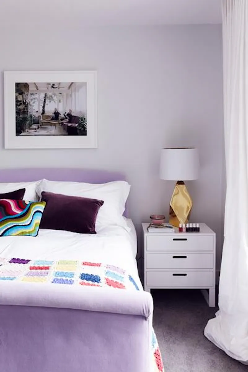 Bedroom at Film location D2298 in Berkshire (photo 8)