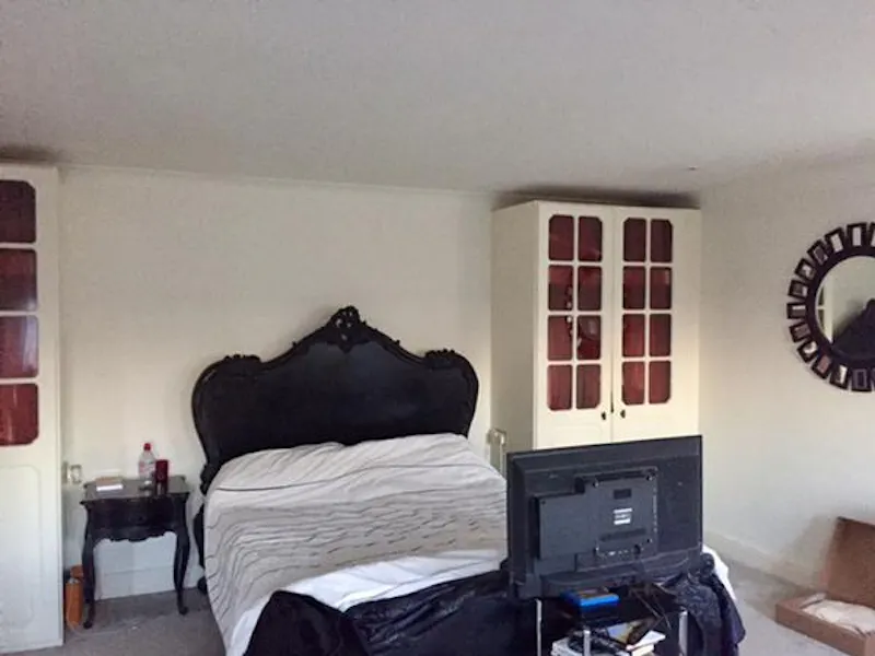 Bedroom at Cuffley Coach house, B1760 (photo 9)