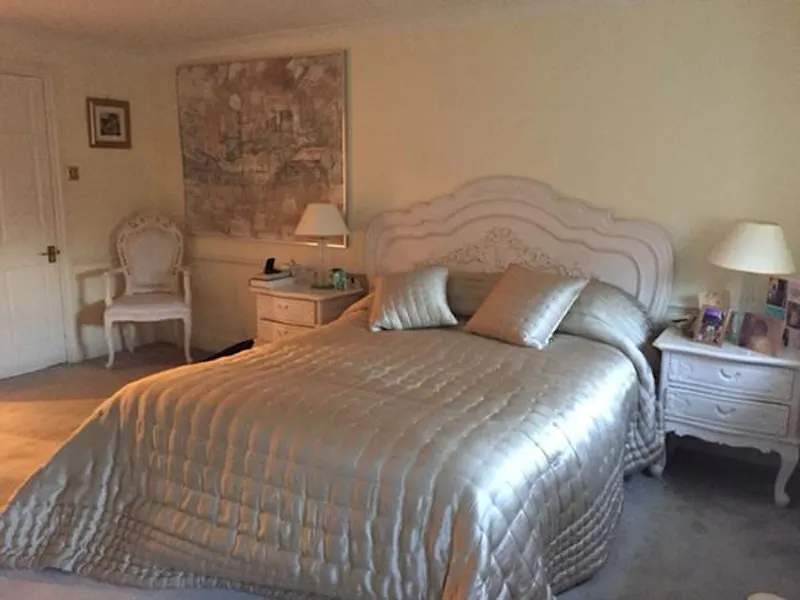 Bedroom at Cuffley Coach house, B1760 (photo 11)