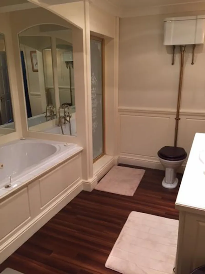Bathroom at Cuffley Coach house, B1760 (photo 16)