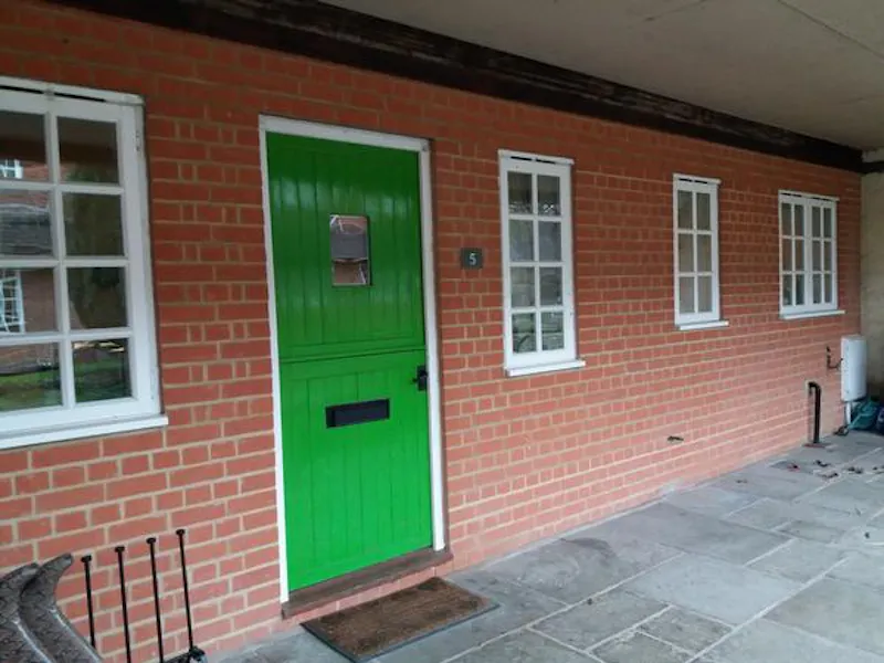 Farnham unusual family home, B1761 (photo 63)