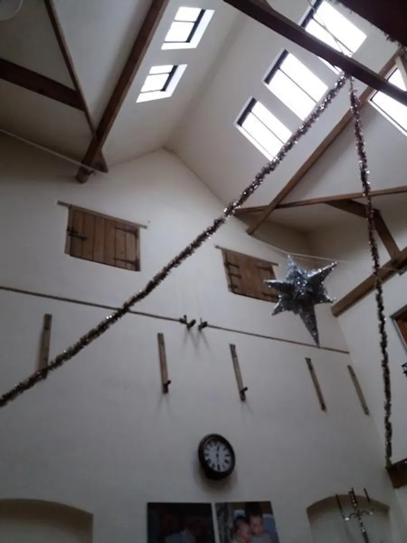 Beams at Farnham unusual family home, B1761 (photo 16)