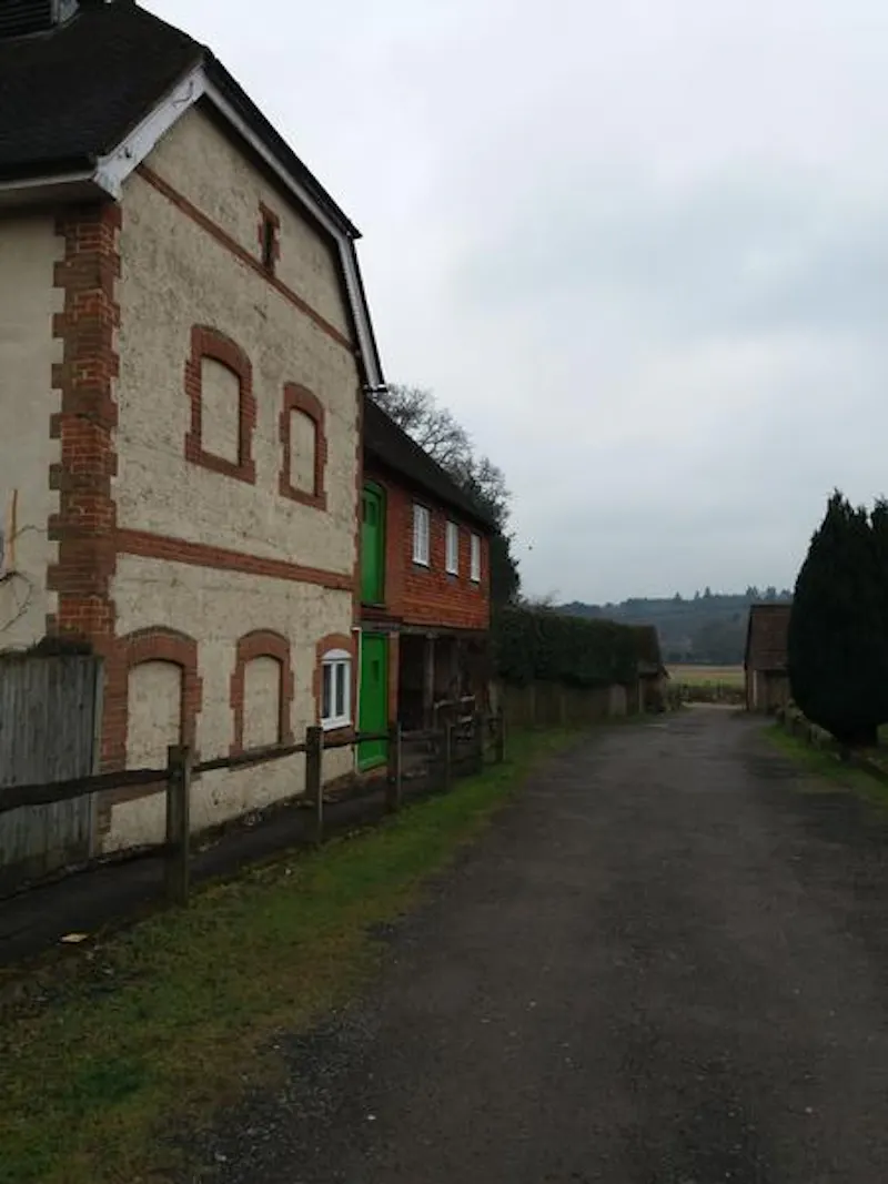 Farnham unusual family home, B1761 (photo 65)