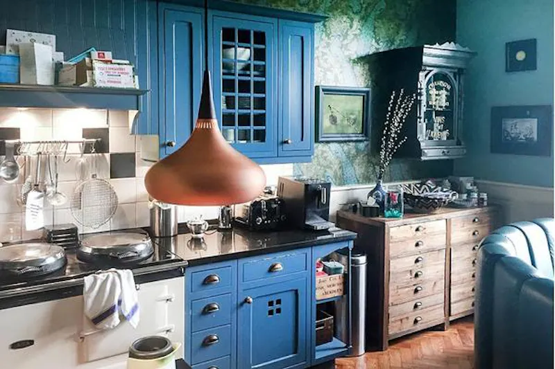 Aga at Colourful Lyme Regis manor, A1430 (photo 5)