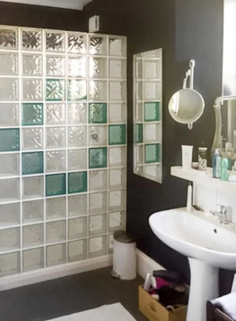 Bathroom at Colourful Lyme Regis manor, A1430 (photo 17)